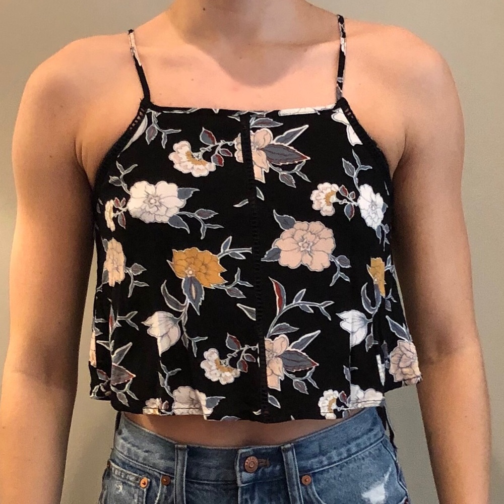 Kendall & Kylie Floral crop top